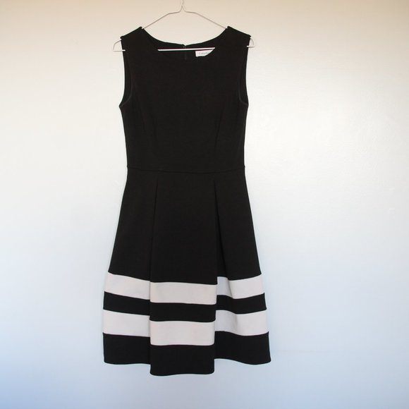✨🎹Calvin Klein Black & White Striped Dress - Picture 2 of 11